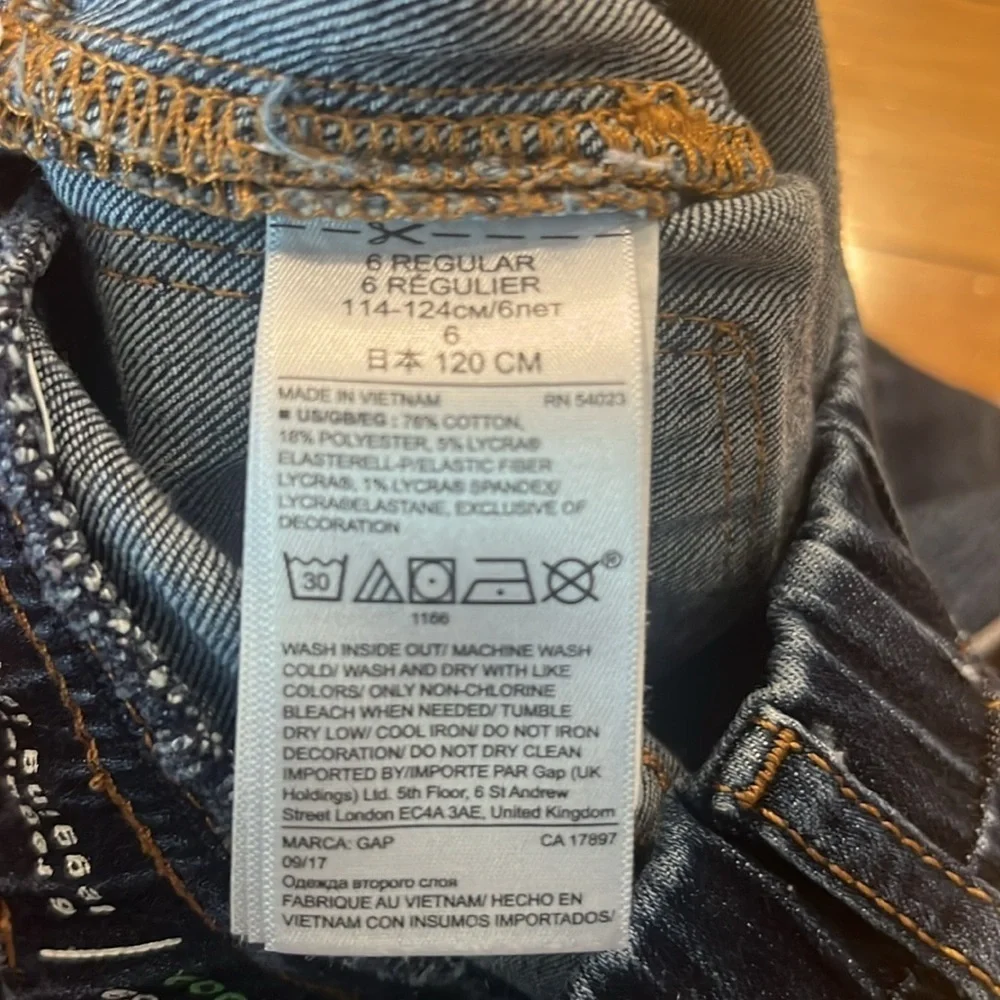 Gap kids girls legging jeans with cut patches size 6 regular .